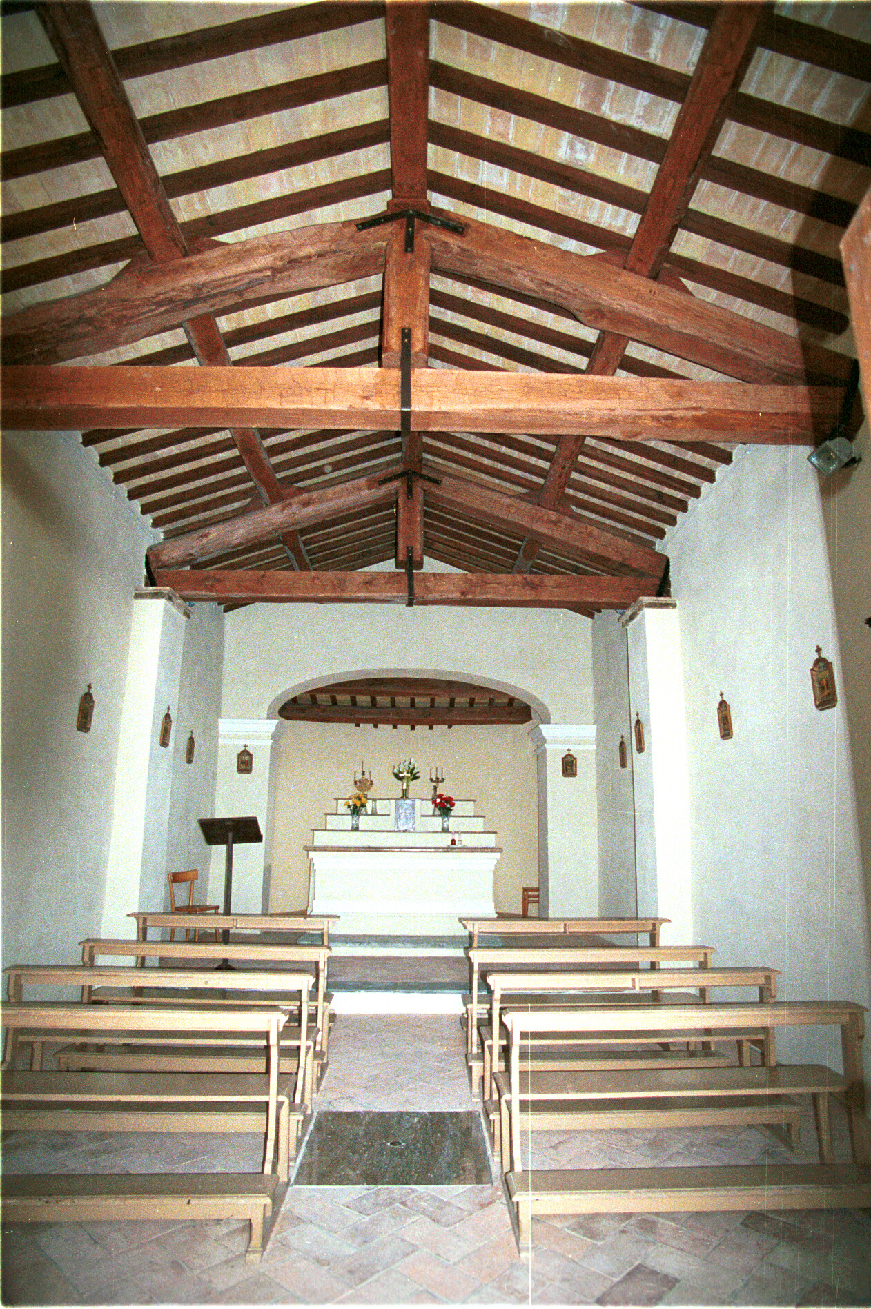Chiesa S. Pietro in Frontillo - interno